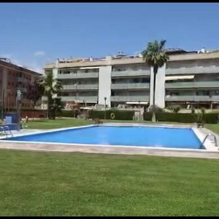 Riu - Apartamento En Primera Linea De Mar Con Piscina Cubelles Exterior foto